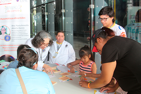 La FCFM acerca la ciencia a las familias con su participación en “Sábado de Ciencia” en Horno 3