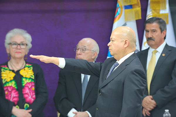 El Dr. José Apolinar Loyola Rodríguez asume la dirección de la FCFM para el periodo 2025–2028