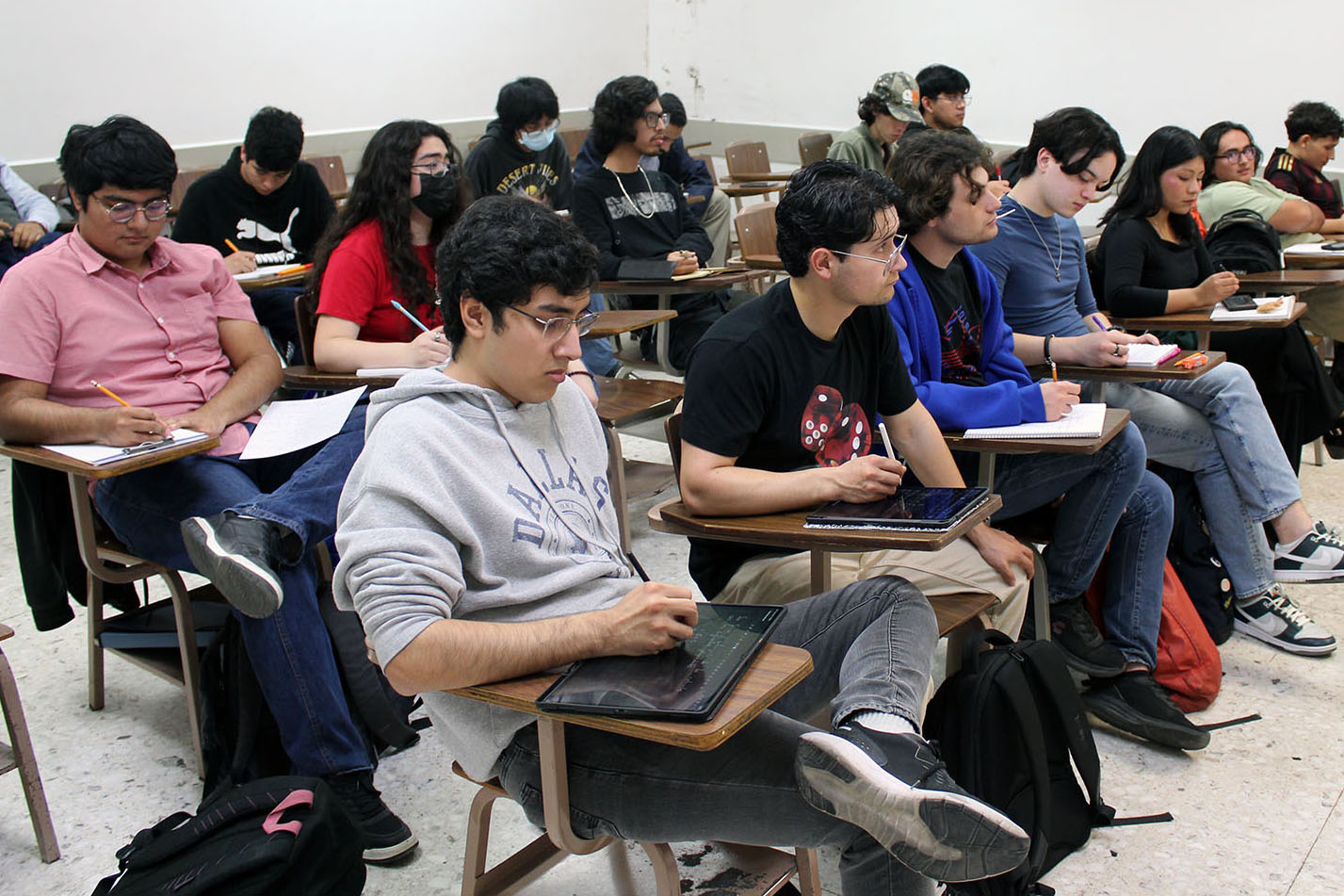 Se realiza el taller “Teoría de números” dirigido a estudiantes de la facultad