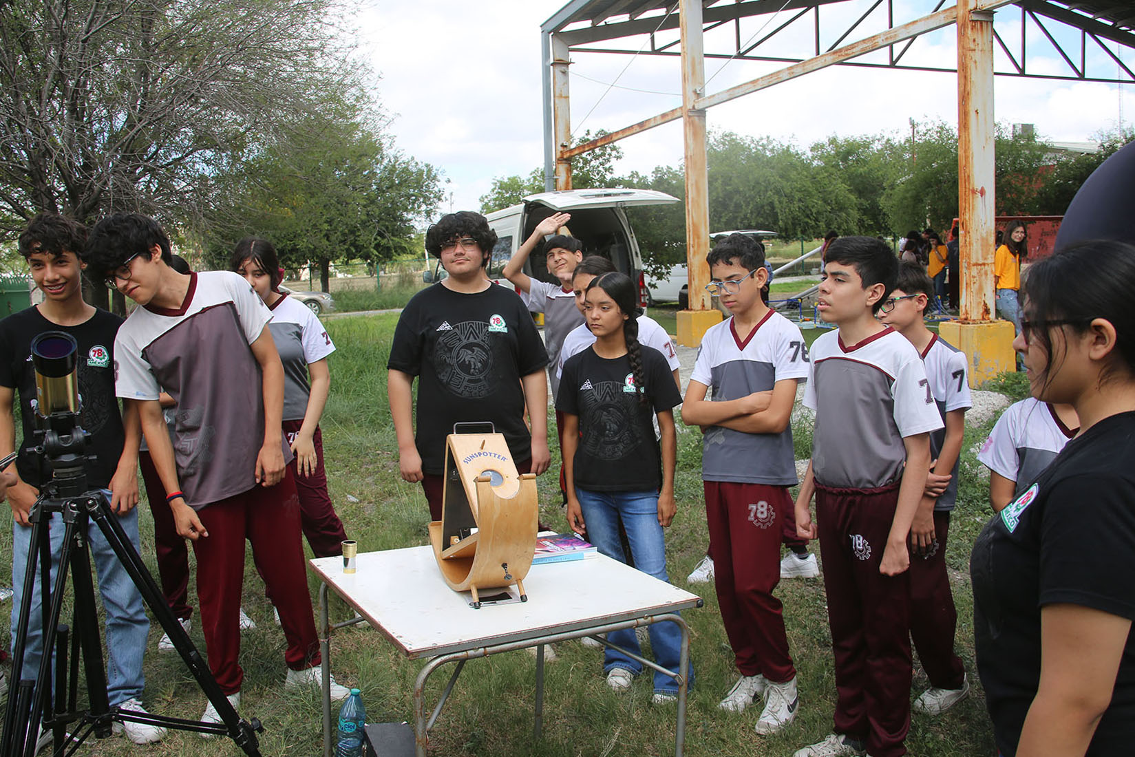 Facultad participa en jornada de divulgación científica en la Secundaria Técnica No. 78
