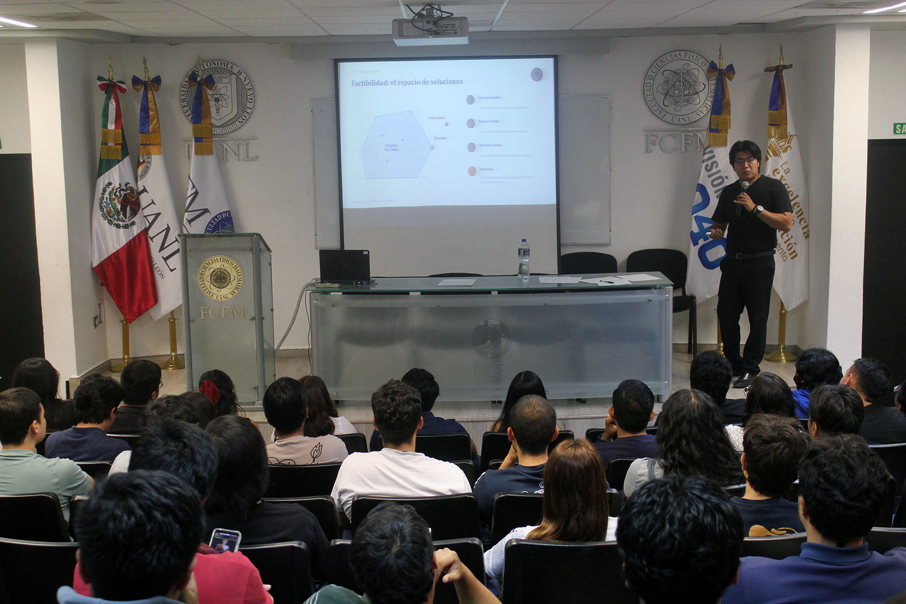 Seminario de Posgrado aborda la implementación de algoritmos heurísticos