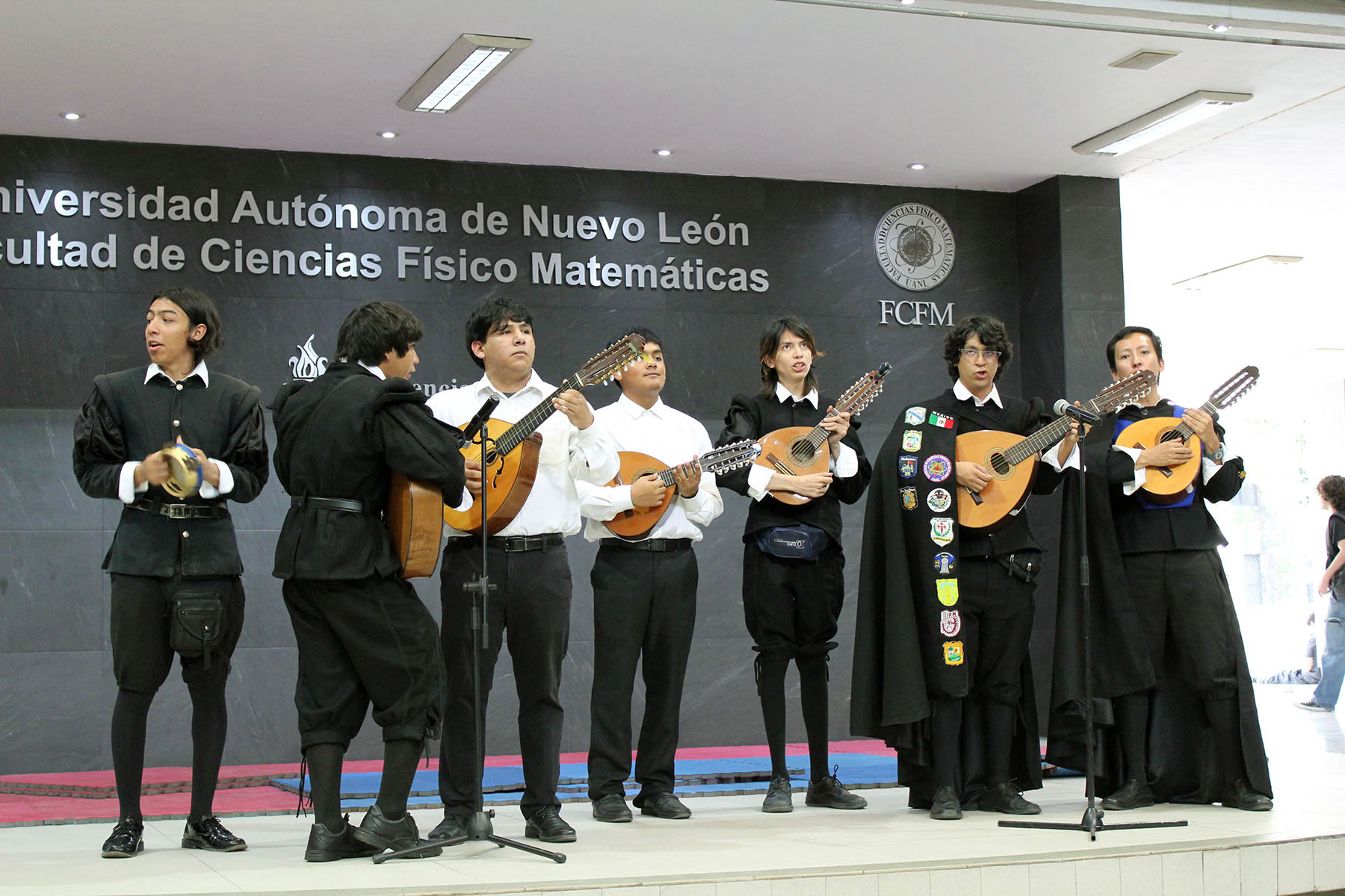 Expo Estudiantil reúne a la comunidad universitaria